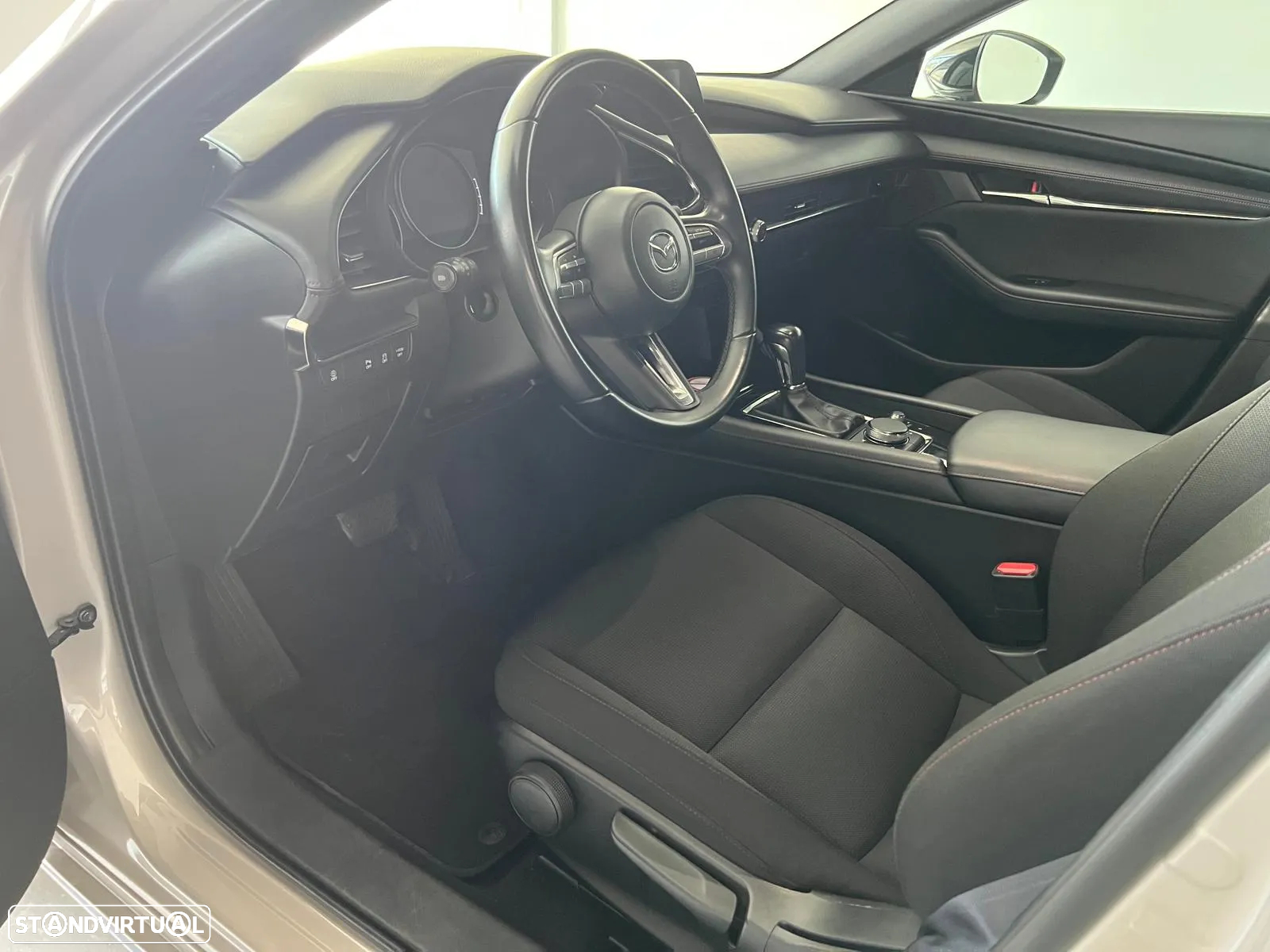 Mazda 3 2.0 e-Skyactiv-G Homura AT - 9