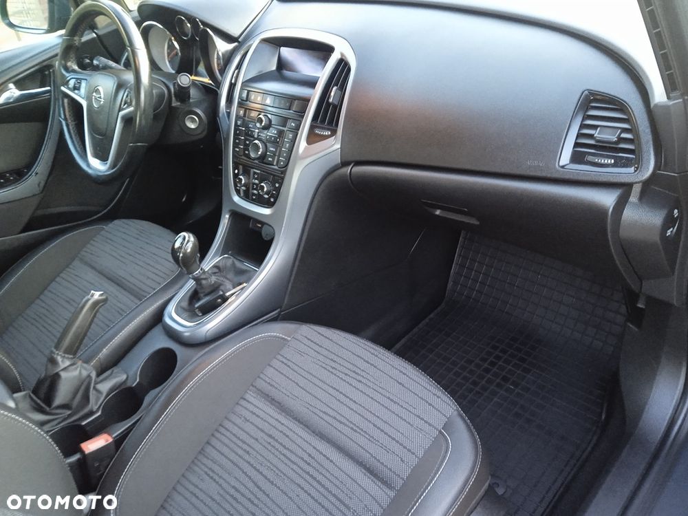 Opel Astra 1.4 T Executive EU6 - 14
