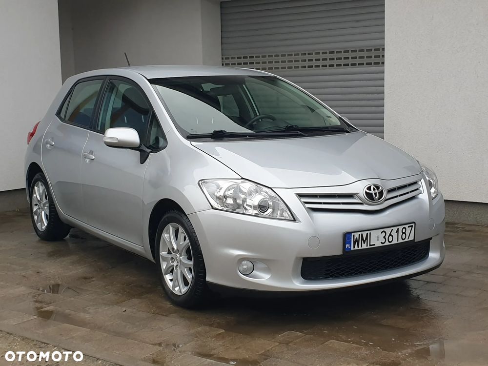 Toyota Auris 1.6 Valvematic Comfort - 1
