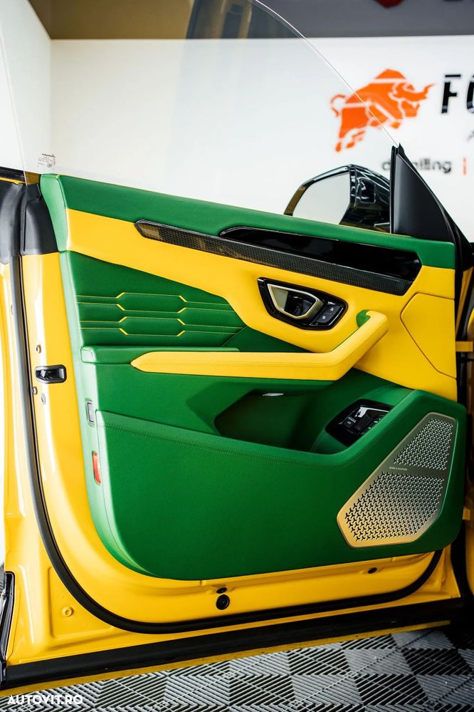 Lamborghini URUS Standard - 20