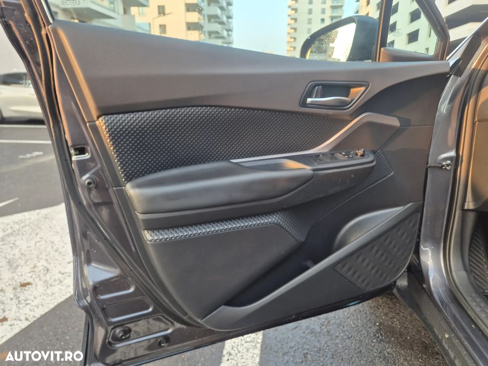 Toyota C-HR 1.8 HSD 122 CP 4x2 CVT C-ult Style - 13