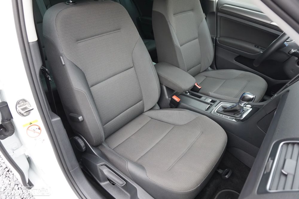 VW e-Golf AC/DC - 24