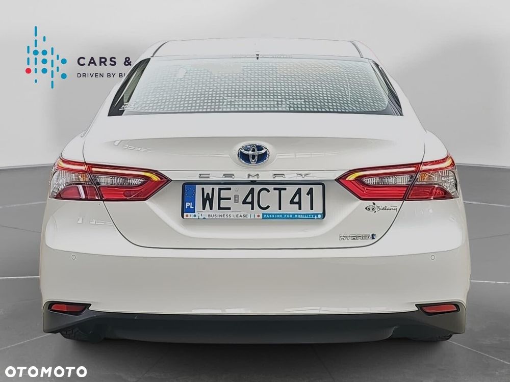 Toyota Camry 2.5 Hybrid Comfort CVT - 25