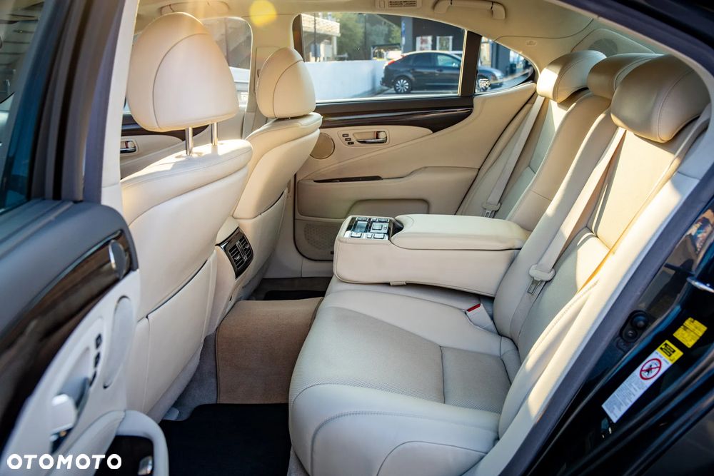Lexus LS 460 Prestige - 16