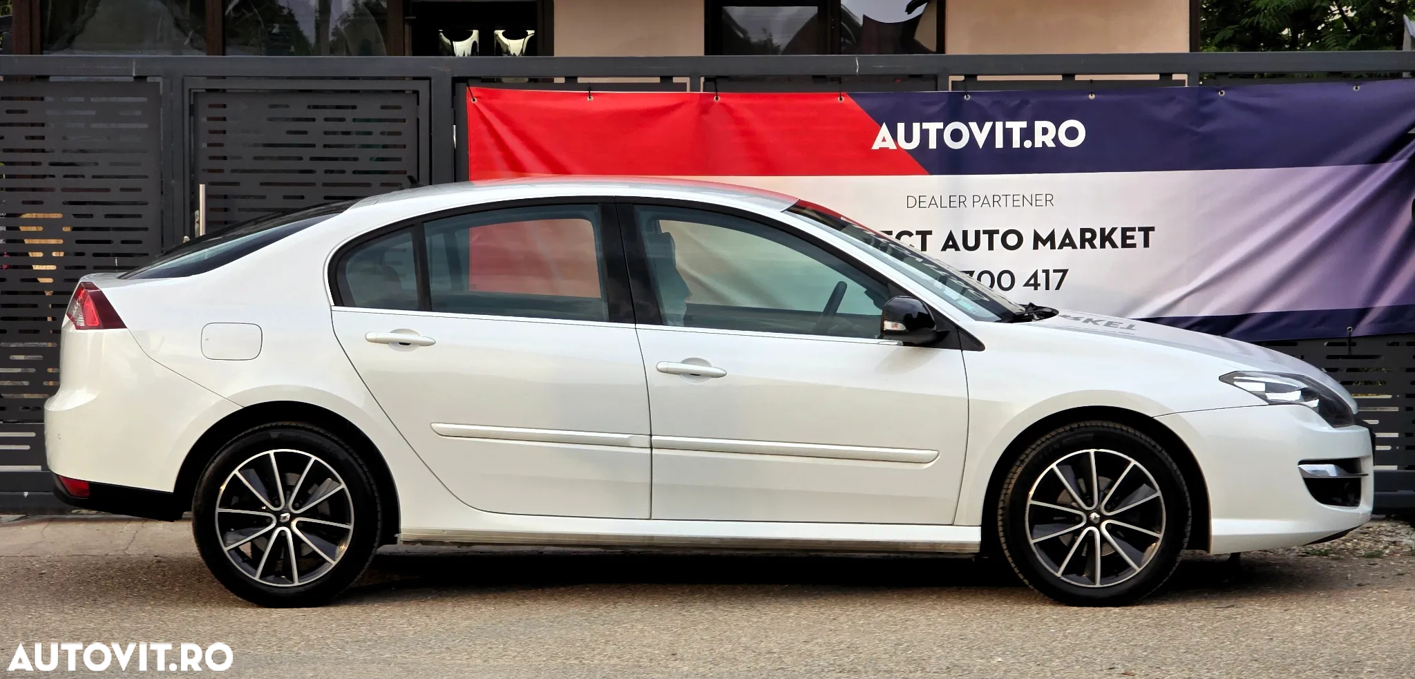 Renault Laguna dCi 110 FAP Bose Edition - 5