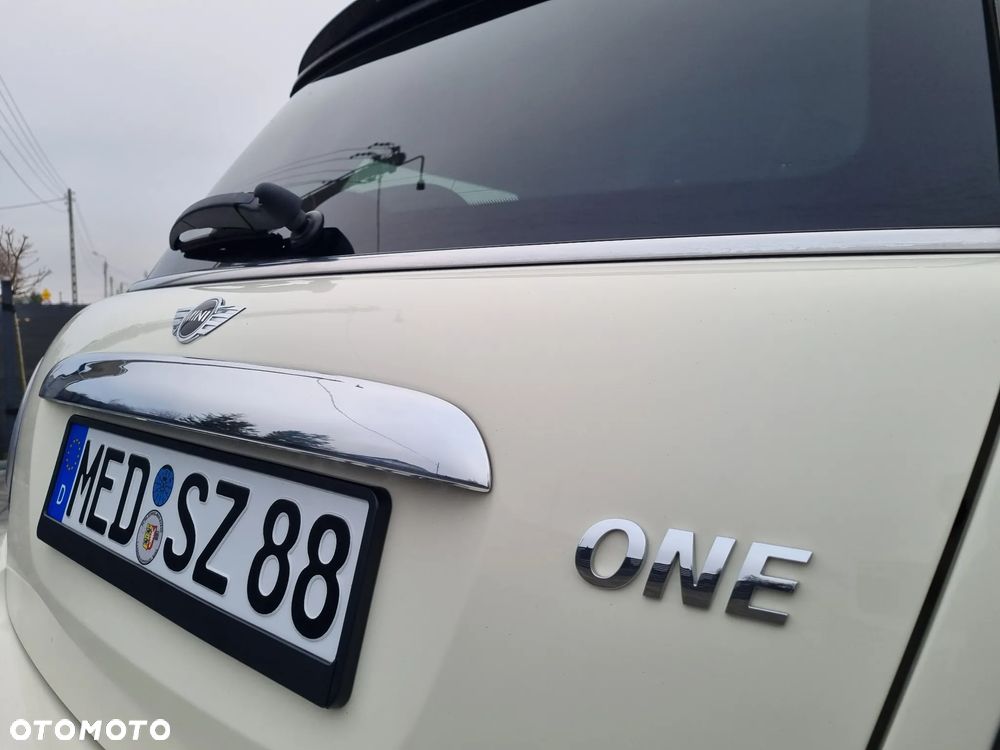 MINI ONE Brick Lane - 16