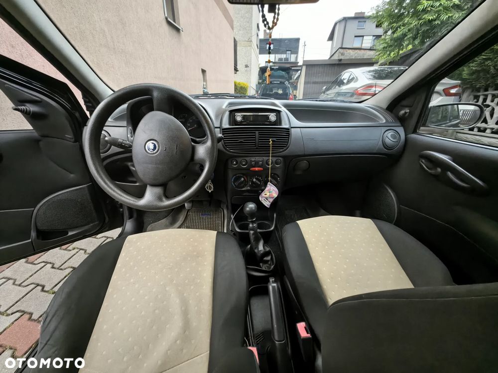 Fiat Punto 1.2 8V Active - 9
