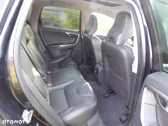 Volvo XC 60 T6 AWD Drive-E Momentum - 4