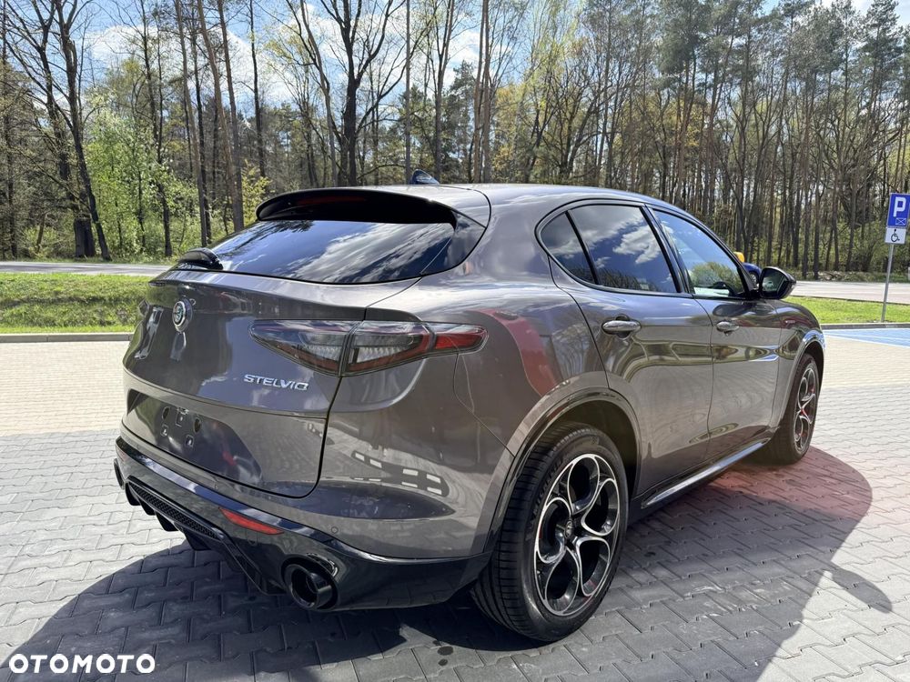 Alfa Romeo Stelvio - 7