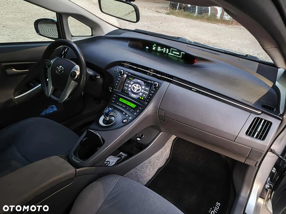 Toyota Prius 1.8 HSD Luna - 14