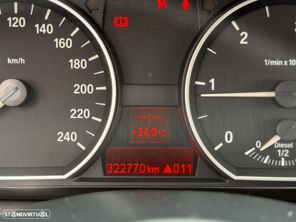 BMW 118 d Pack M - 16