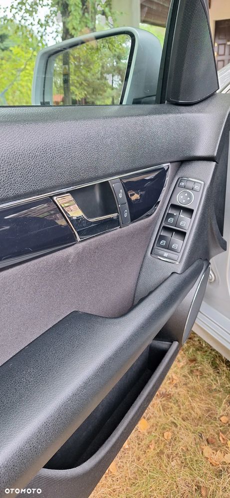 Mercedes-Benz Klasa C 220 CDI DPF Automatik Elegance - 15