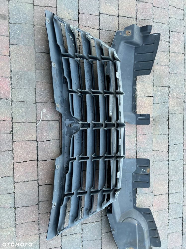 CHRYSLER VOYAGER OSLONA PASA GRILL ATRAPA 04857410 - 8