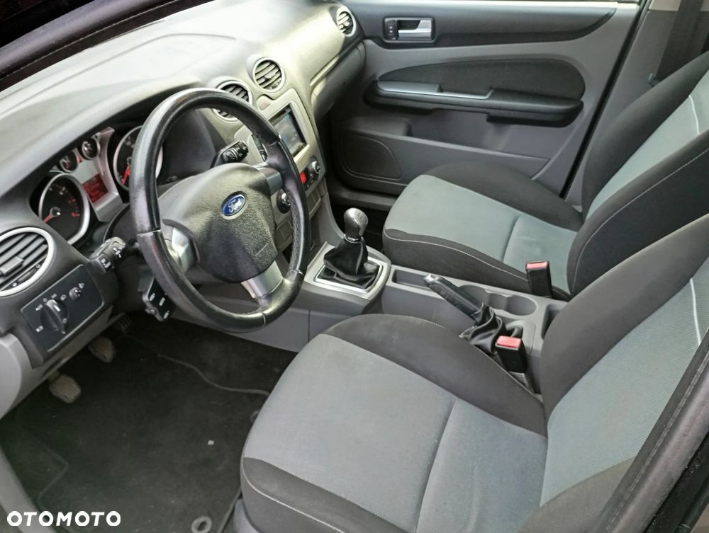Ford Focus Turnier 1.6 16V Ambiente - 25