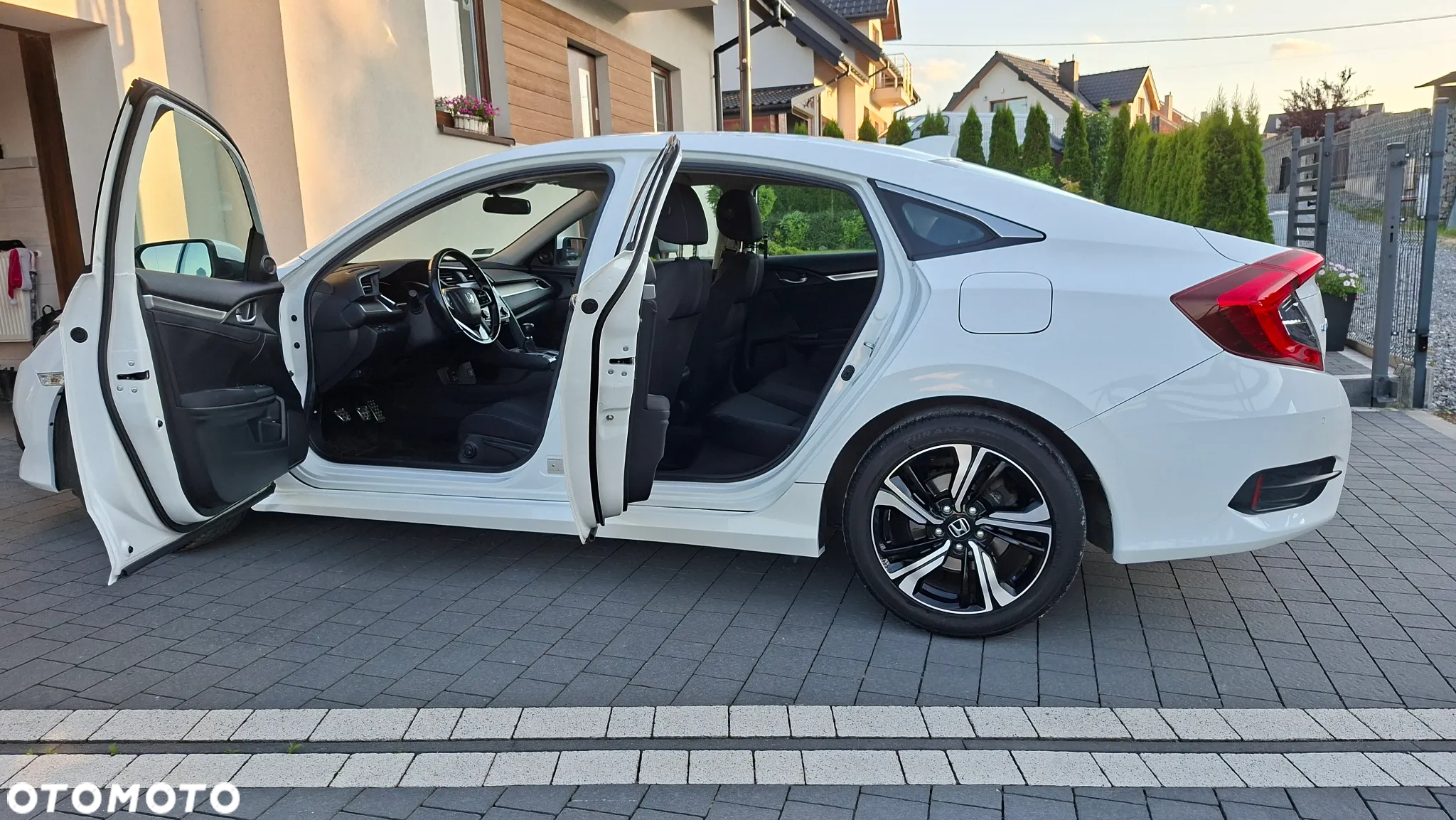 Honda Civic 1.5 T Elegance - 16