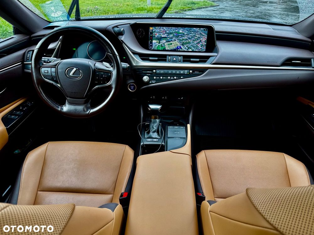 Lexus ES 300h Business Edition - 31