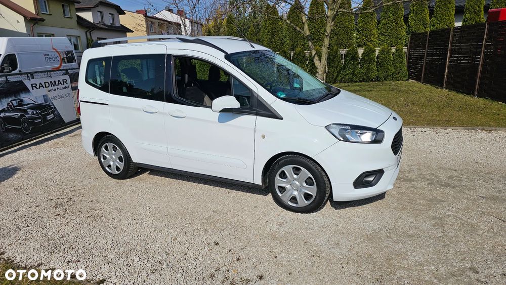 Ford Tourneo Courier 1.5 TDCi S&S Trend - 4