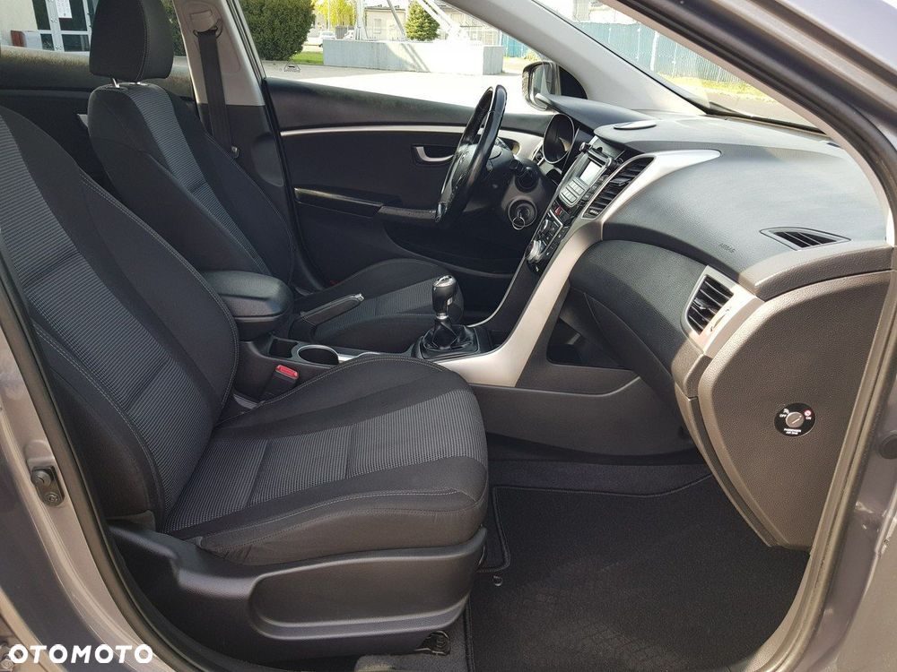 Hyundai i30 1.4 Classic + - 17