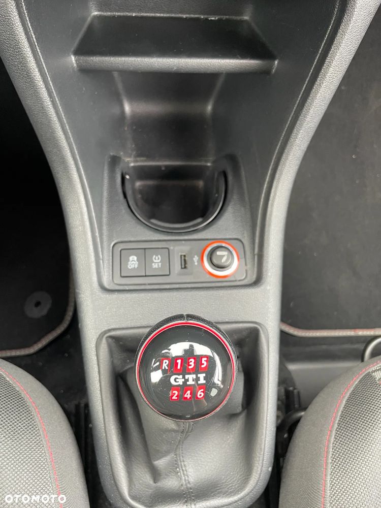 Volkswagen up! 1.0 TSI GTI - 23
