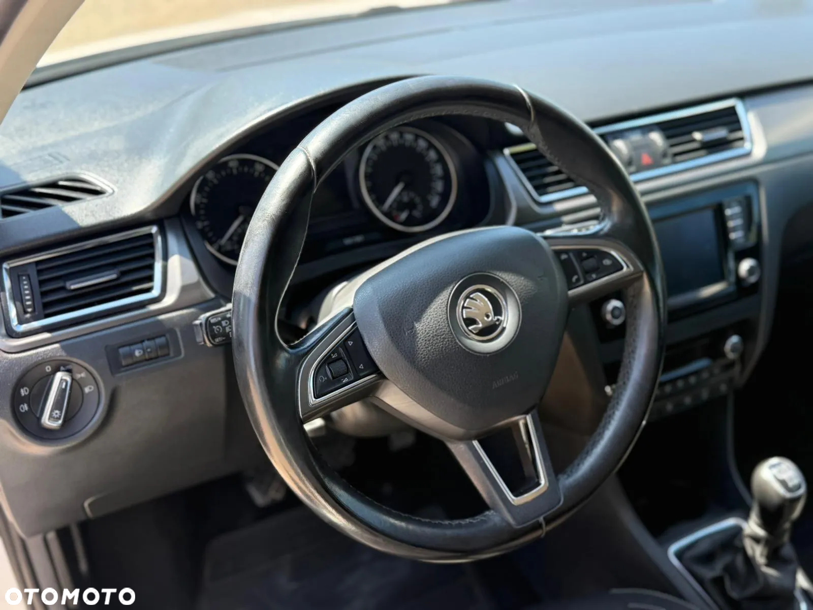 Skoda RAPID 1.2 TSI Style - 16