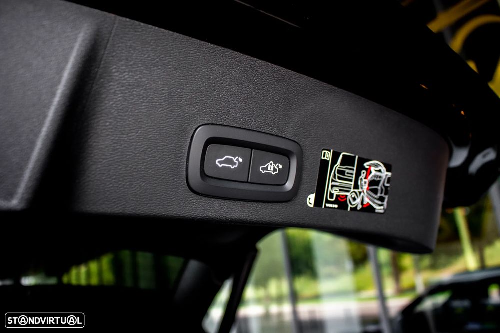 Volvo XC 40 T3 Momentum - 26