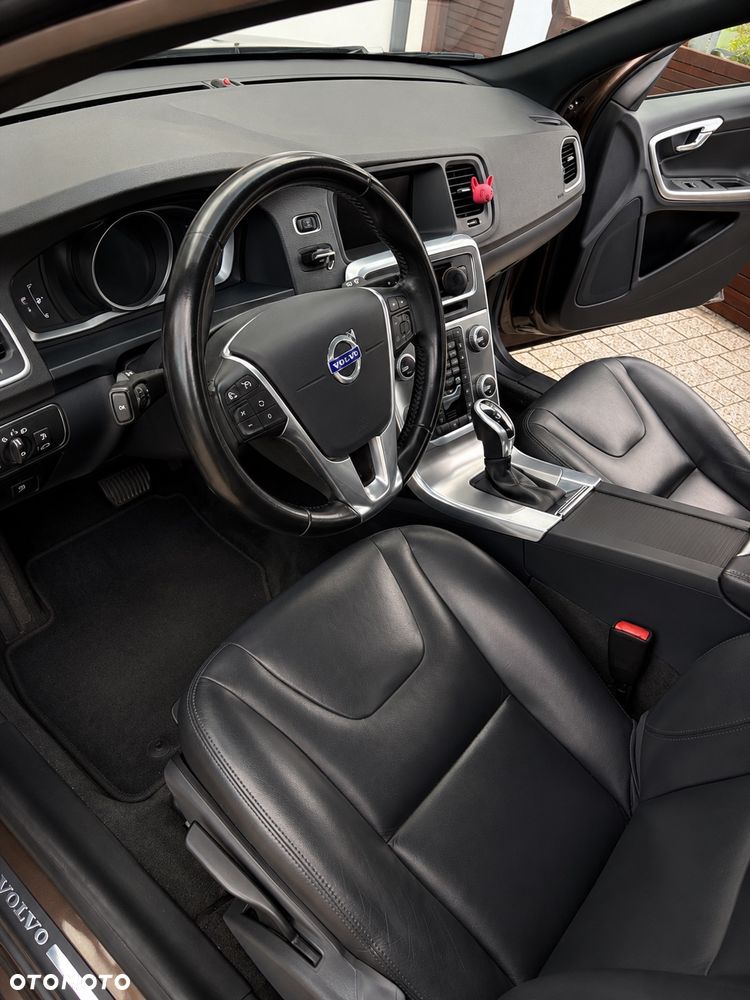 Volvo V60 Cross Country D4 Drive-E Summum - 16