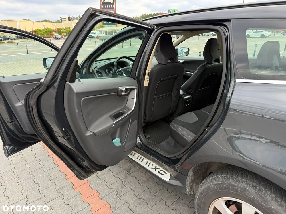 Volvo XC 60 D4 Momentum - 3