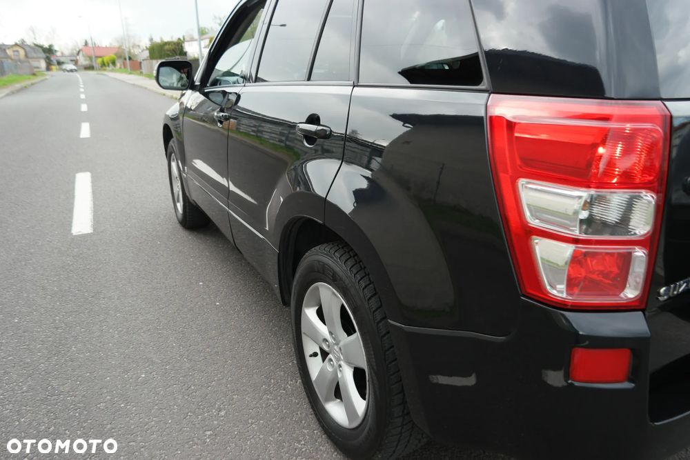 Suzuki Grand Vitara 2.4 De Luxe - 10