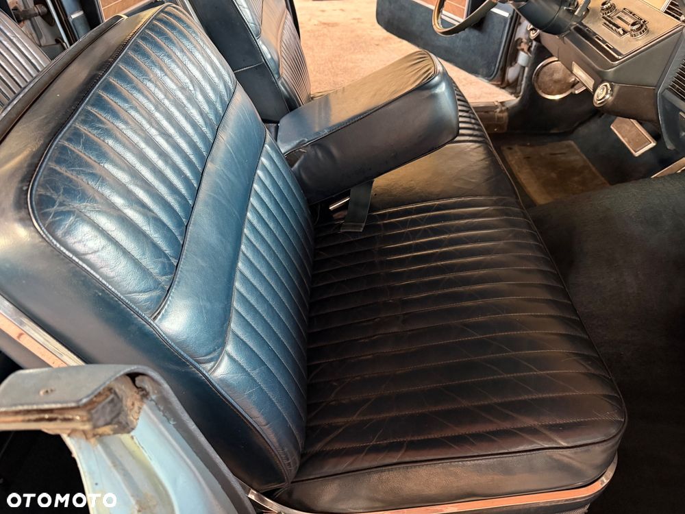 Lincoln Continental - 26