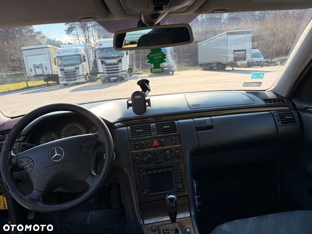 Mercedes-Benz Klasa E - 13