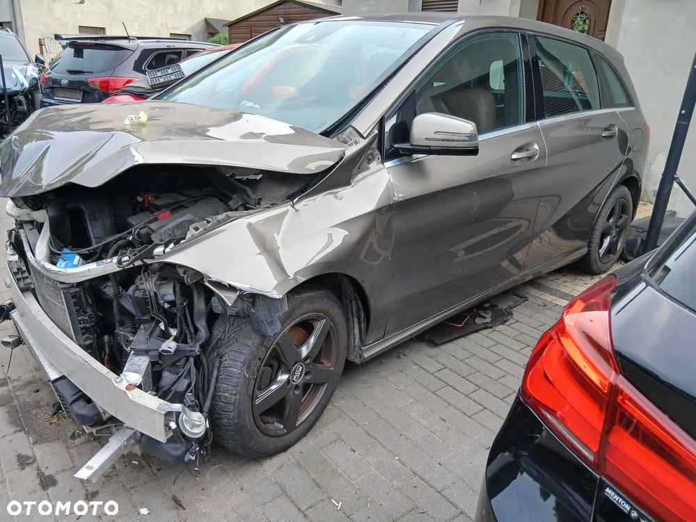 Mercedes-Benz Klasa B 180 BlueEFFICIENCY Edition Style - 2