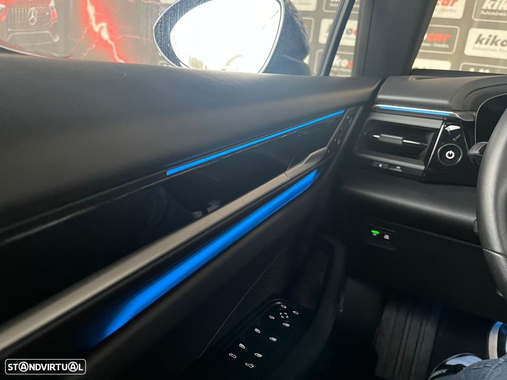 Porsche Macan Electric 4 - 18