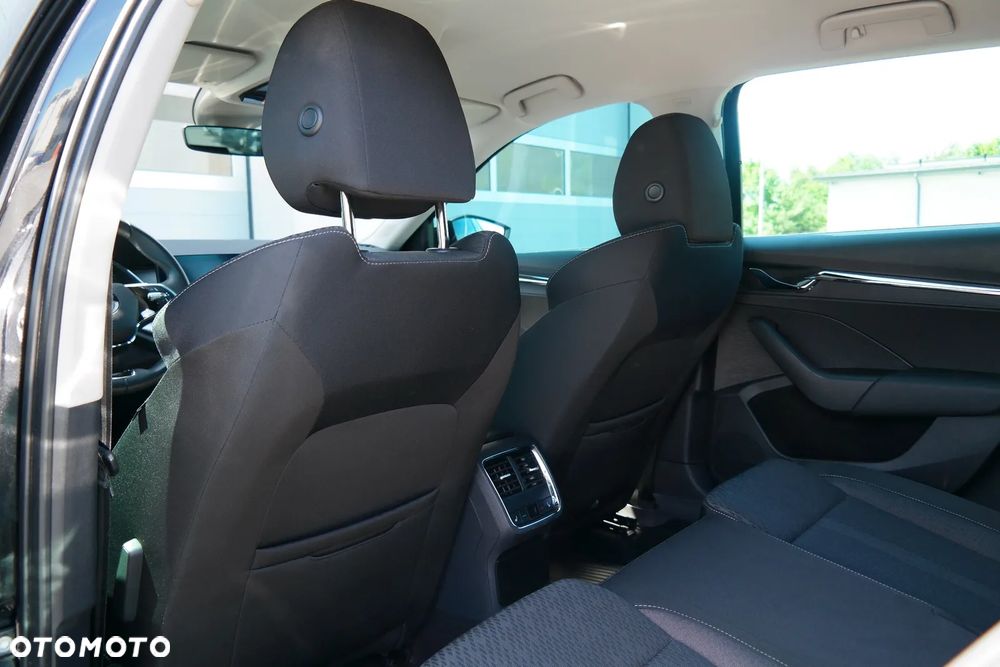 Skoda Octavia 2.0 TSI 4x4 Style DSG - 9