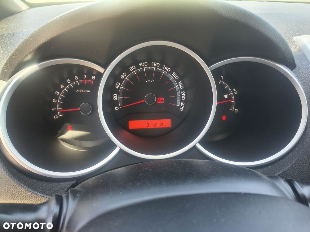 Kia Venga 1.4 L - 8