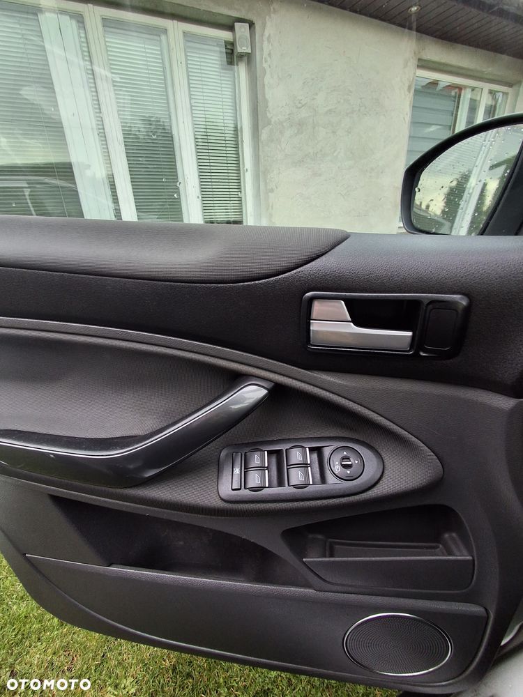 Ford Kuga - 9