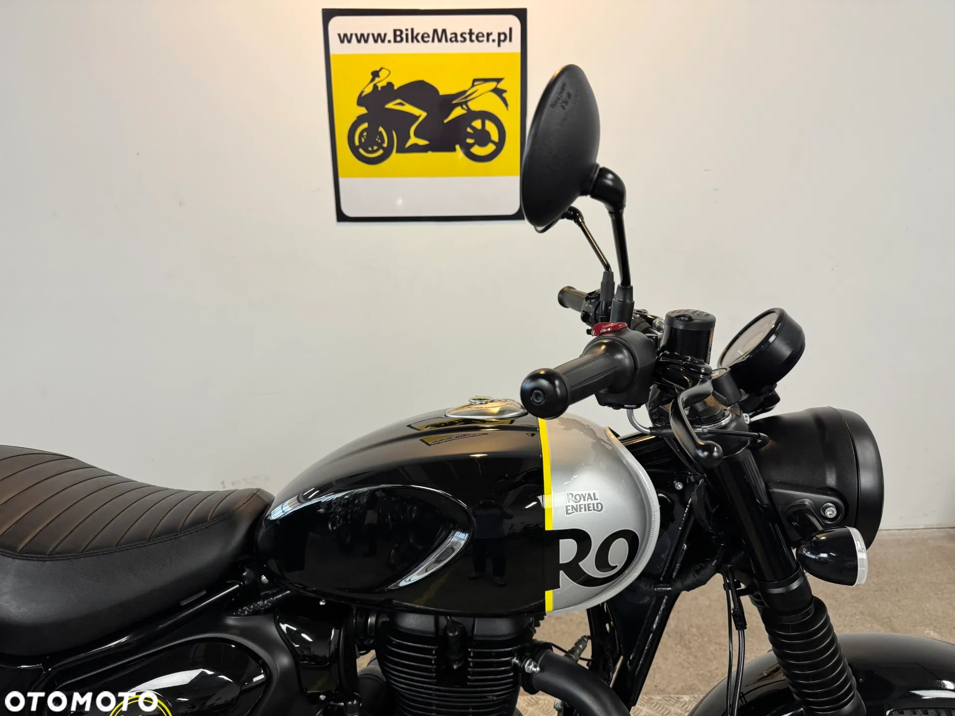Royal Enfield HNTR - 10