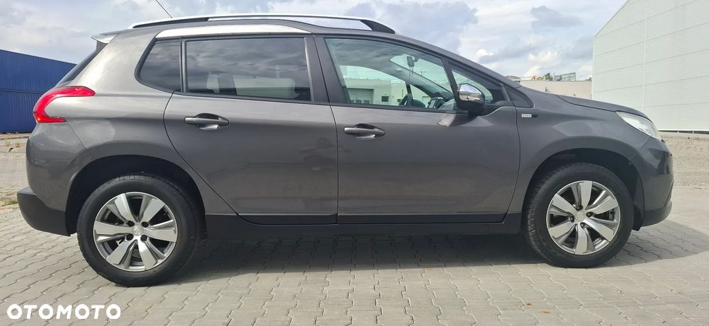 Peugeot 2008 1.2 Pure Tech Style S&S - 20