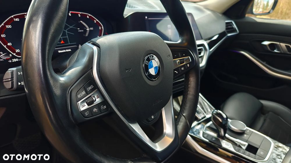 BMW Seria 3 320d Sport Line Shadow - 24