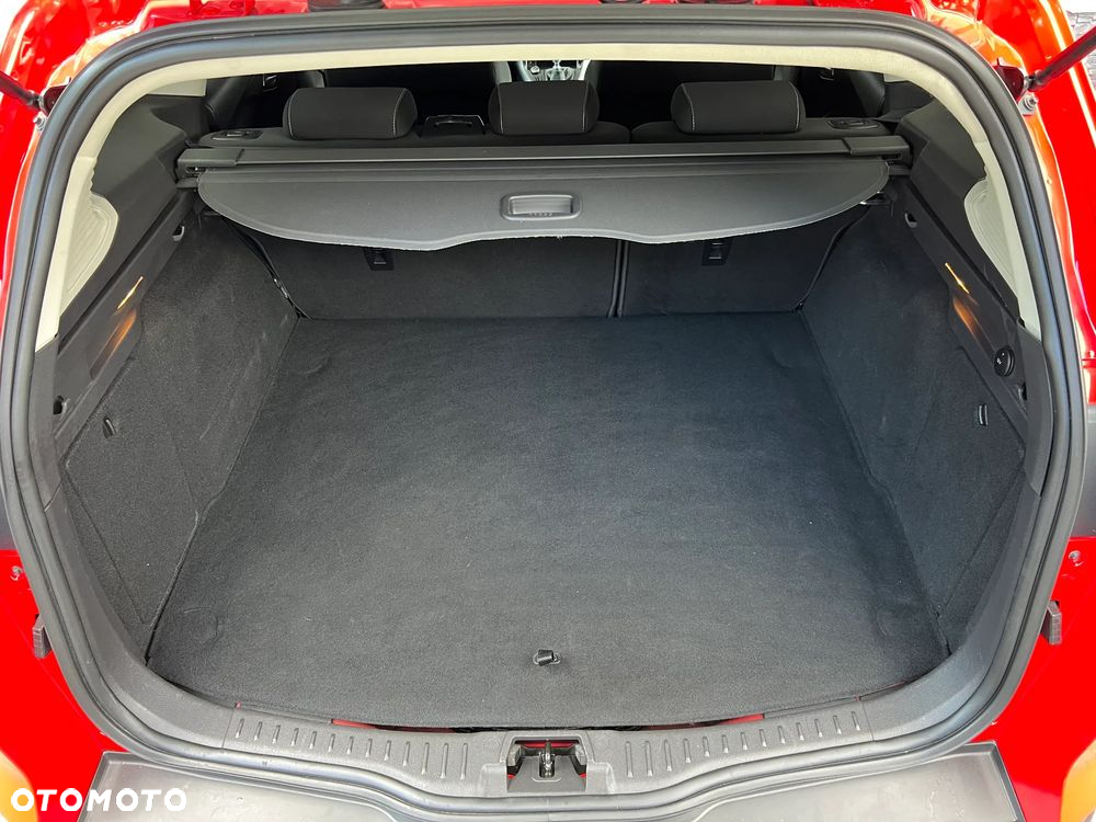 Ford Focus 1.5 TDCi Red Edition - 26