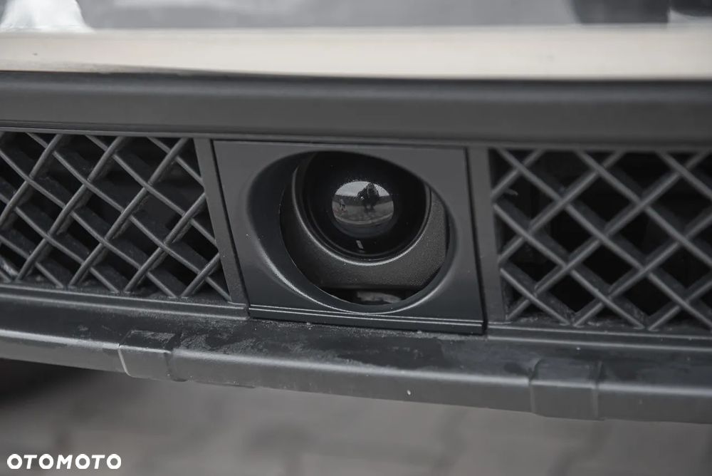 Jeep Grand Cherokee - 33