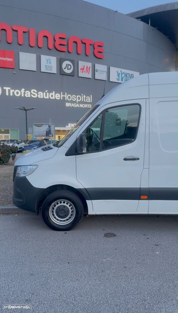 Mercedes-Benz Sprinter - 12