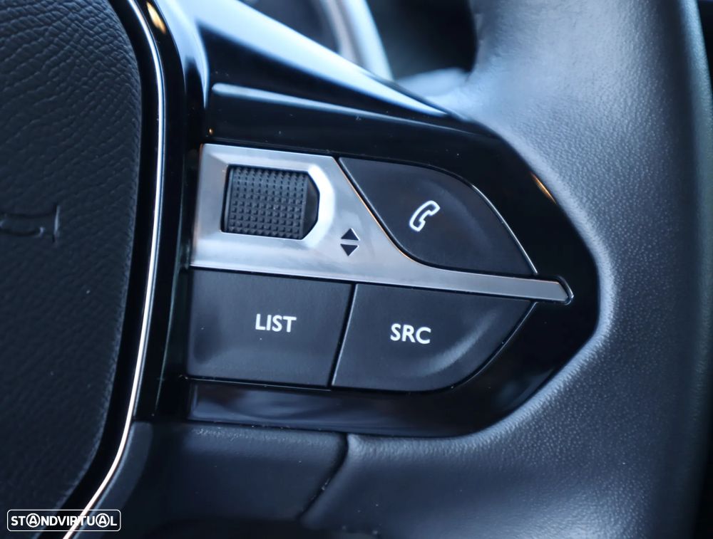 Peugeot 208 1.2 Hybrid Allure e-DCS6 - 39