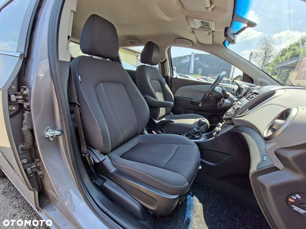 Chevrolet Aveo 1.6 LTZ - 22