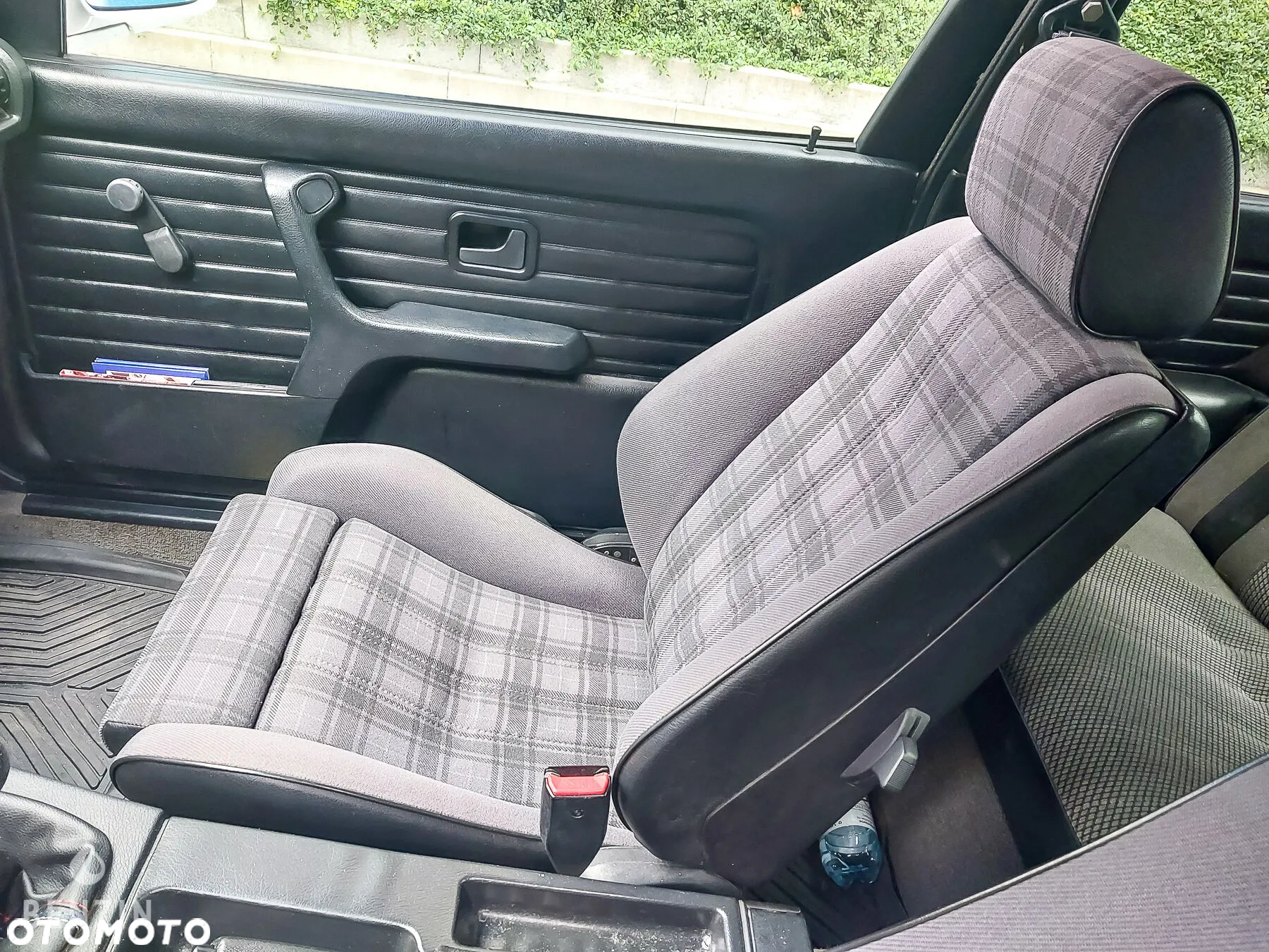 BMW Seria 3 318i Cabriolet - 25