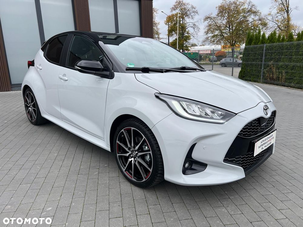 Toyota Yaris 2024 photo 2