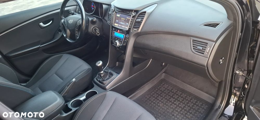 Hyundai i30 1.6 CRDI Passion Plus - 14