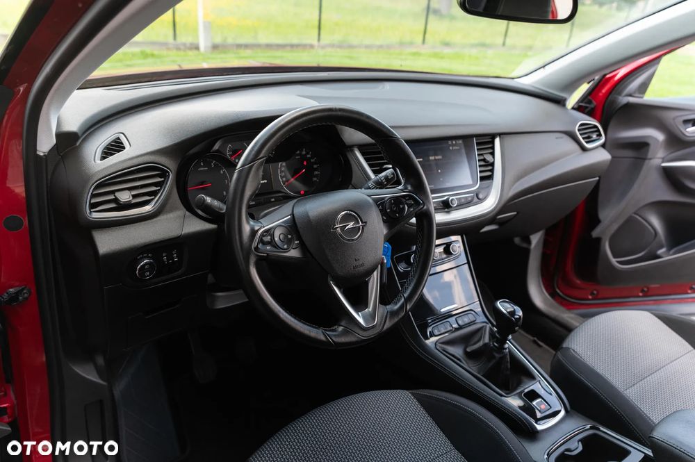 Opel Grandland X 1.2 Start/Stop Business Elegance - 32