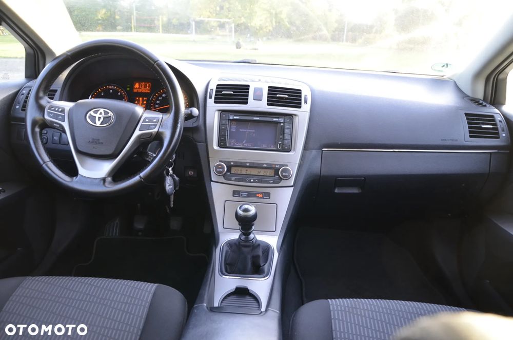 Toyota Avensis 2.0 D-4D Premium - 24