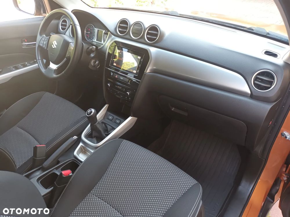 Suzuki Vitara 1.6 Premium 2WD - 16