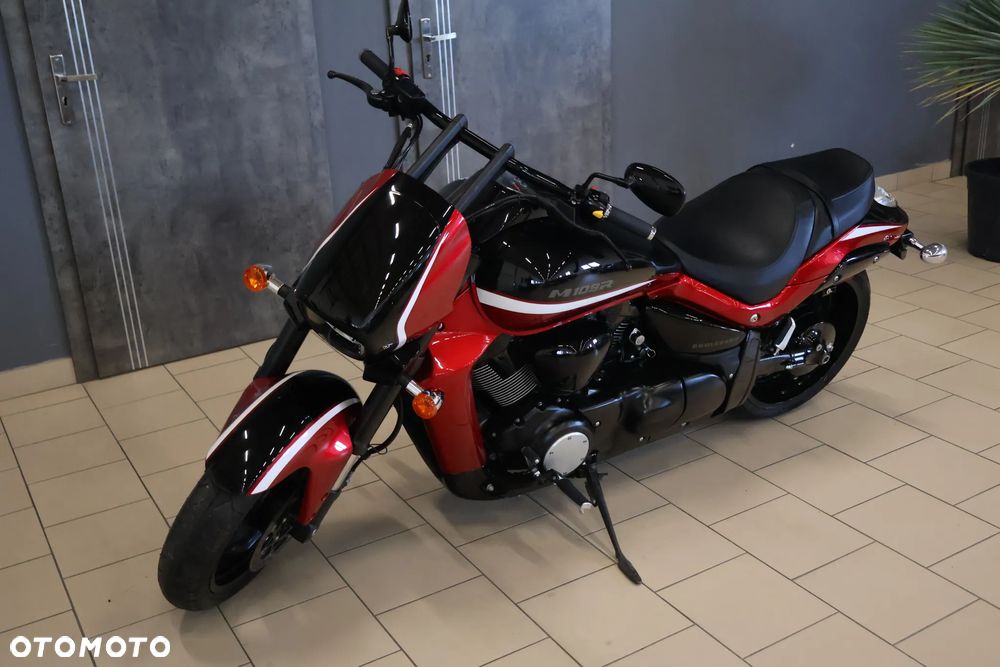 Suzuki Intruder - 20